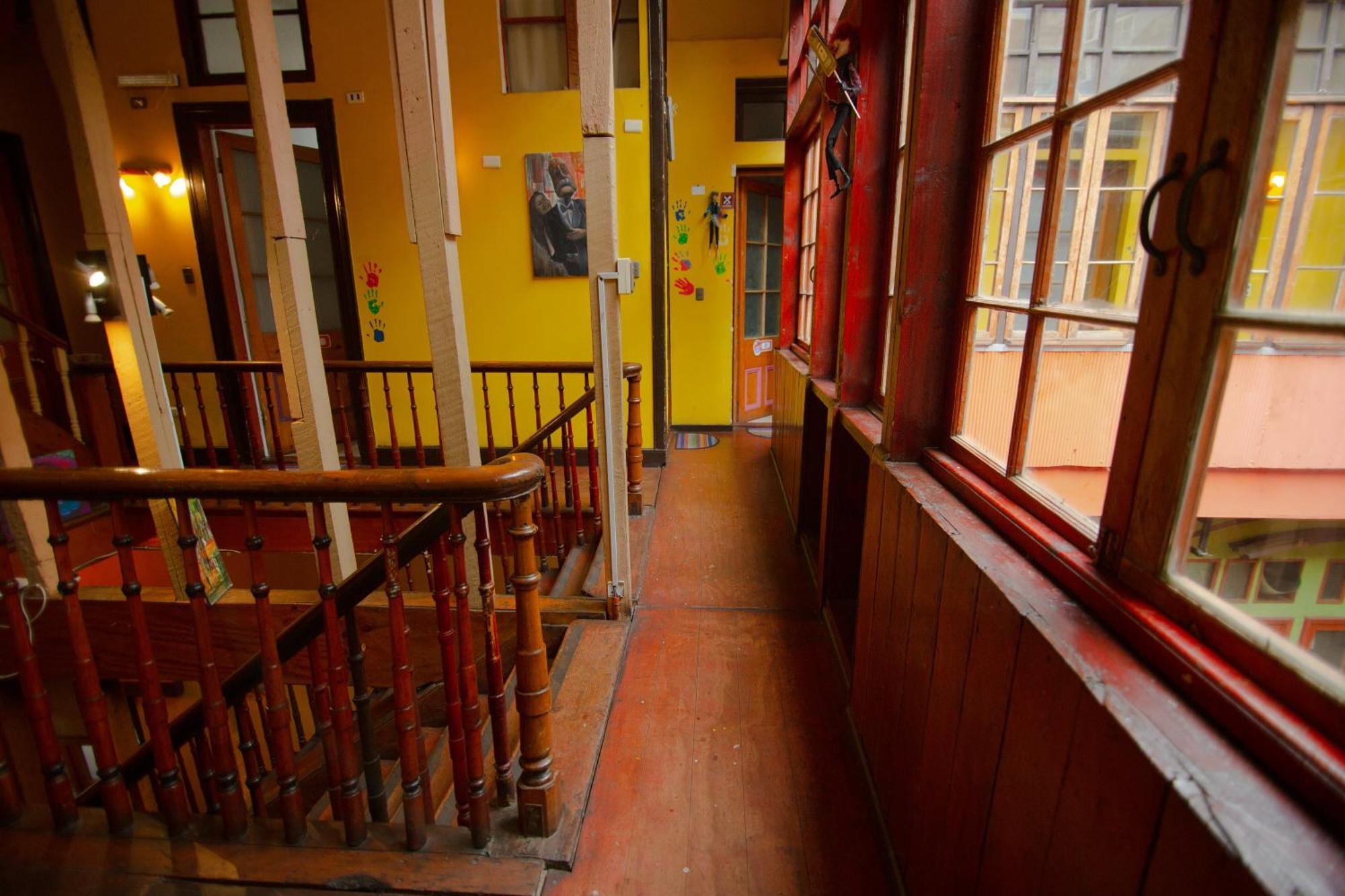 La Casa Del Puerto, Hostal Cultural, Cerro Alegre فالبارايسو المظهر الخارجي الصورة