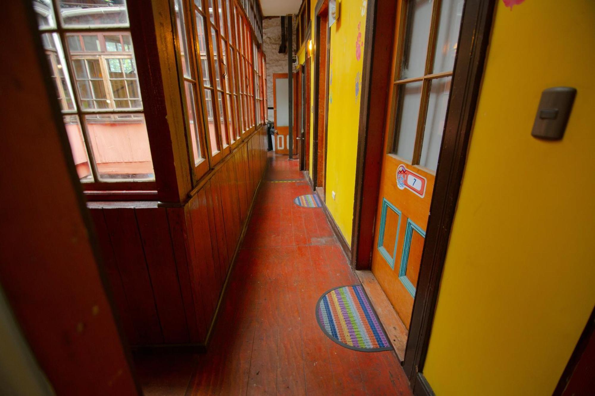La Casa Del Puerto, Hostal Cultural, Cerro Alegre فالبارايسو المظهر الخارجي الصورة